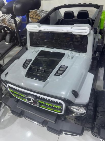 صورة سيارة أطفال كهربائية بتصميم جيب عصري ولمسة رياضية